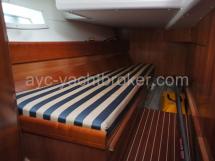 Starboard aft cabin (simple bed)