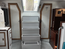 Meta JPB 47 - Companionway steps