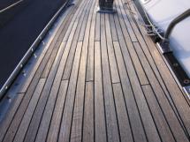 Cat-walk teak (detail)