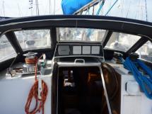 Coachroof sprayhood and companionway