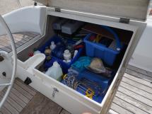 Oceanis 430 - Port cockpit locker