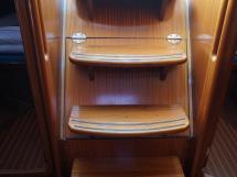 Bavaria 38 - Companionway steps