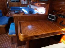 Bavaria 38 - Chart table