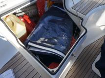 Bavaria 38 - Cockpit locker