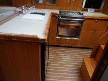 Hunter 38 - Galley