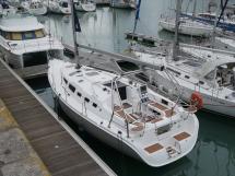 Hunter 38 - Docked