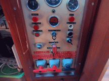 AYC Yachtbroker - CHEBEC - Electric panel