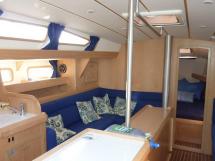 OVNI 395 - Saloon and forward cabin access