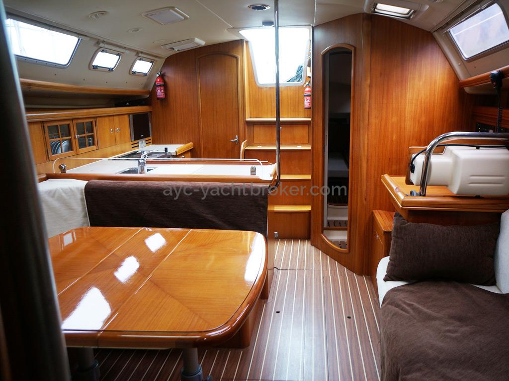 Hunter 38 - Saloon