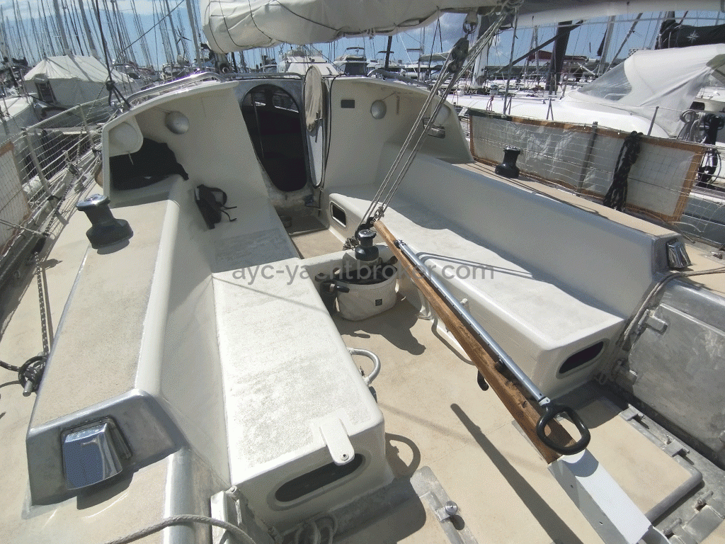 Ezcurra 13.50 - Cockpit